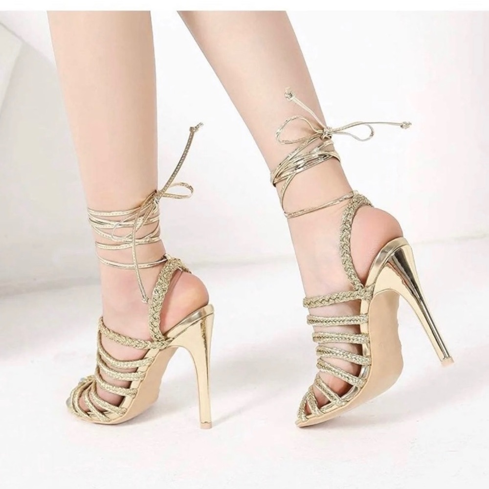 Mackin J heels Gold Rose in Box size 8.5